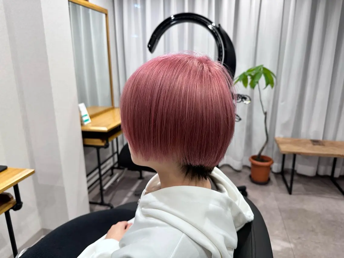 ショート カラー ピンクカラー ホワイトピンク 《髪質改善・縮毛矯正 /ブリーチ》坂本爽のヘアスタイル