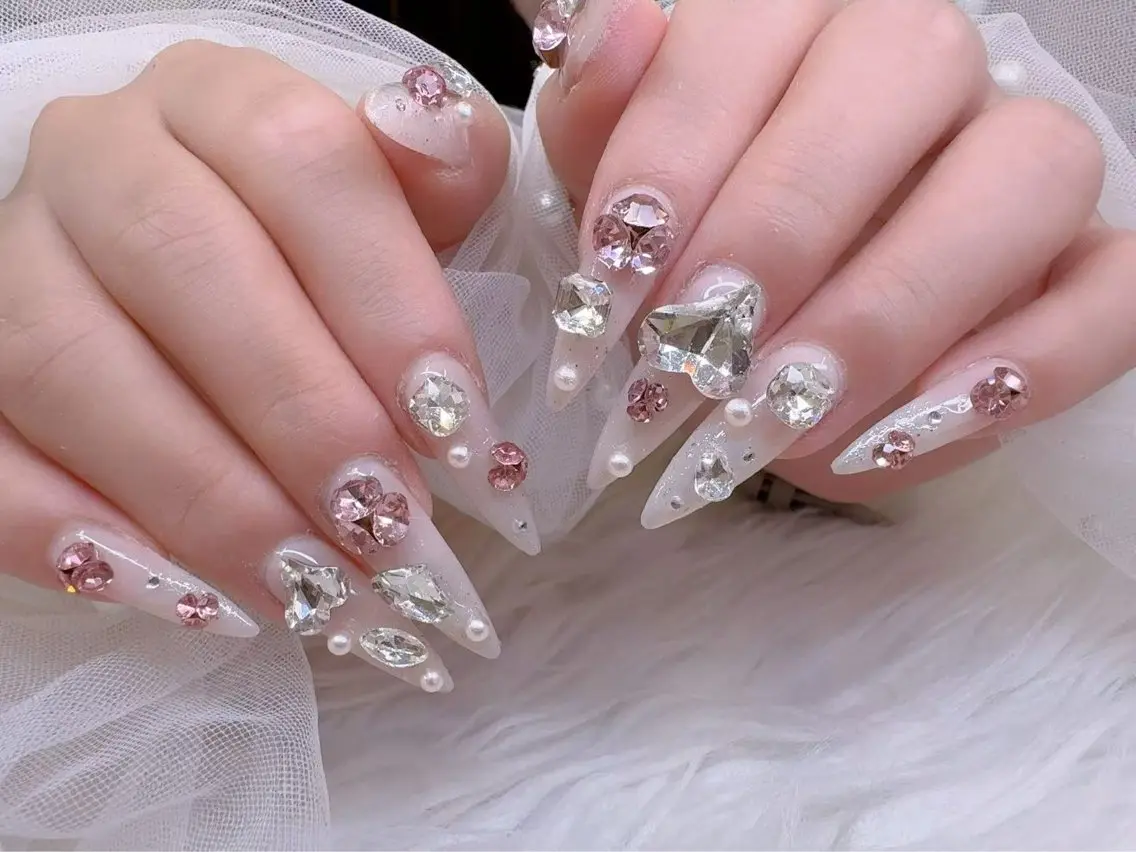 ネイル UMI ネイルサロン新宿🎀のネイルデザイン