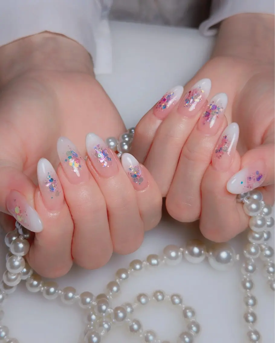 ネイル オーロラネイル 長さ出し フットネイル ラメ(グリッター) ラメグラデーション ハンドネイル 👍thumbs up nail👍のネイルデザイン
