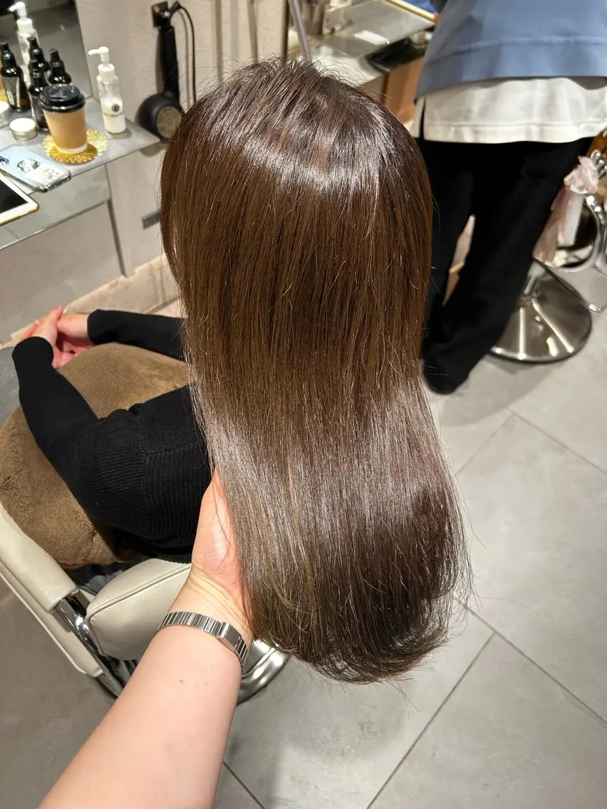 セミロング カラー ブラウンカラー オリーブブラウン ヘアカラー 艶感/ナチュラル 🌿マアヤのヘアスタイル