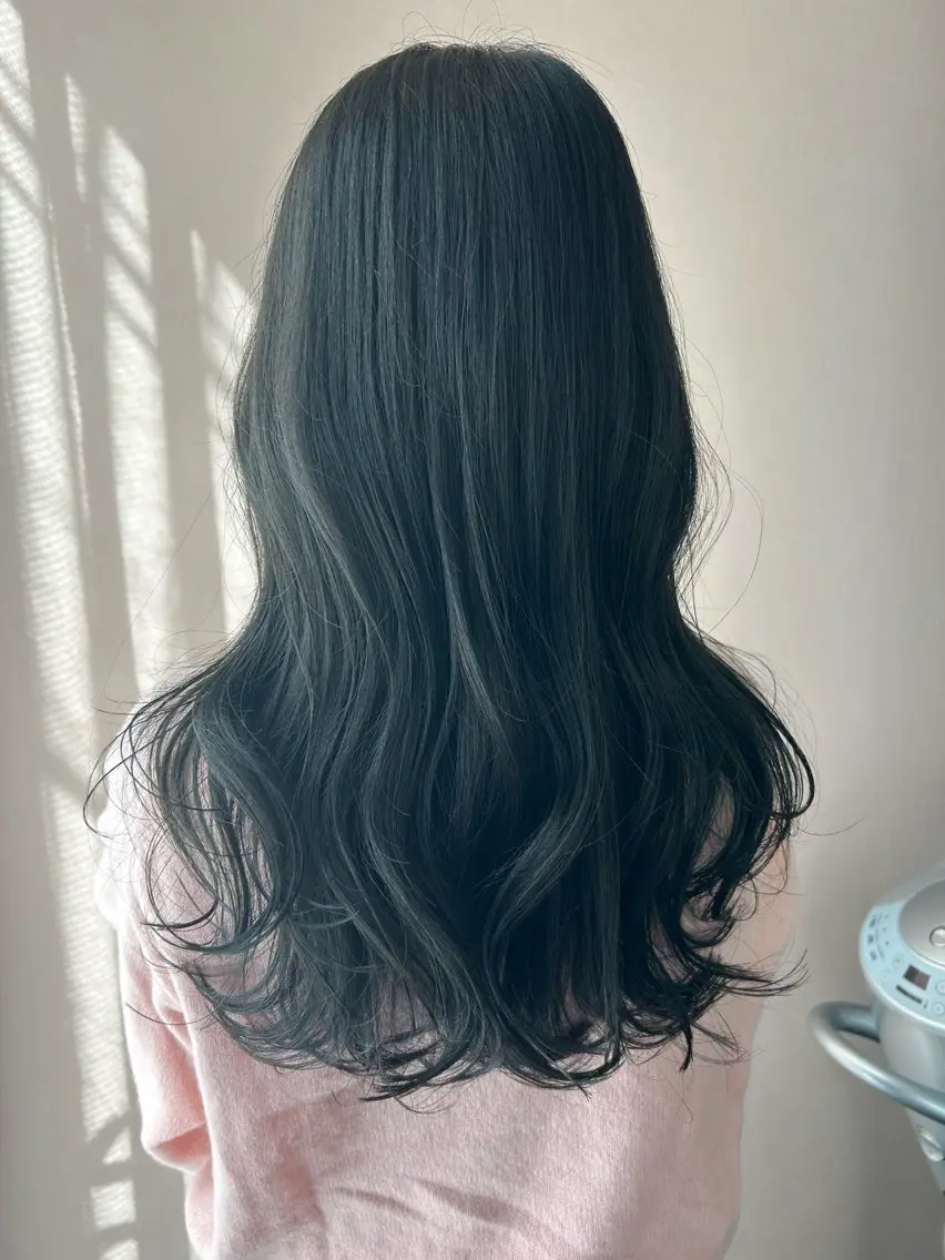 ロング カラー アッシュ 透明感カラー オリーブアッシュ hubhair レイヤー/透明感のヘアスタイル