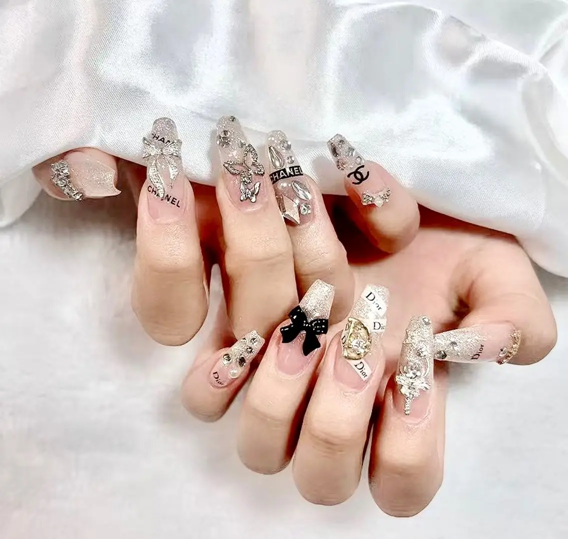 ネイル Amina nail salonのネイルデザイン