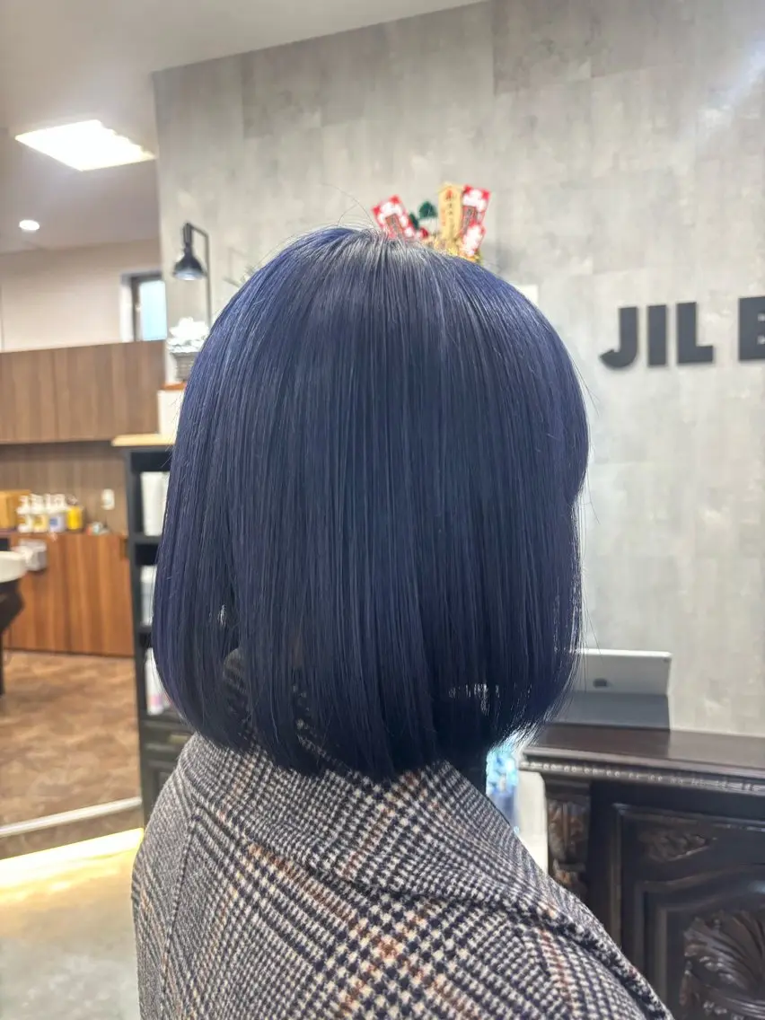 ショート ヘアカラー 市毛 結菜のヘアスタイル
