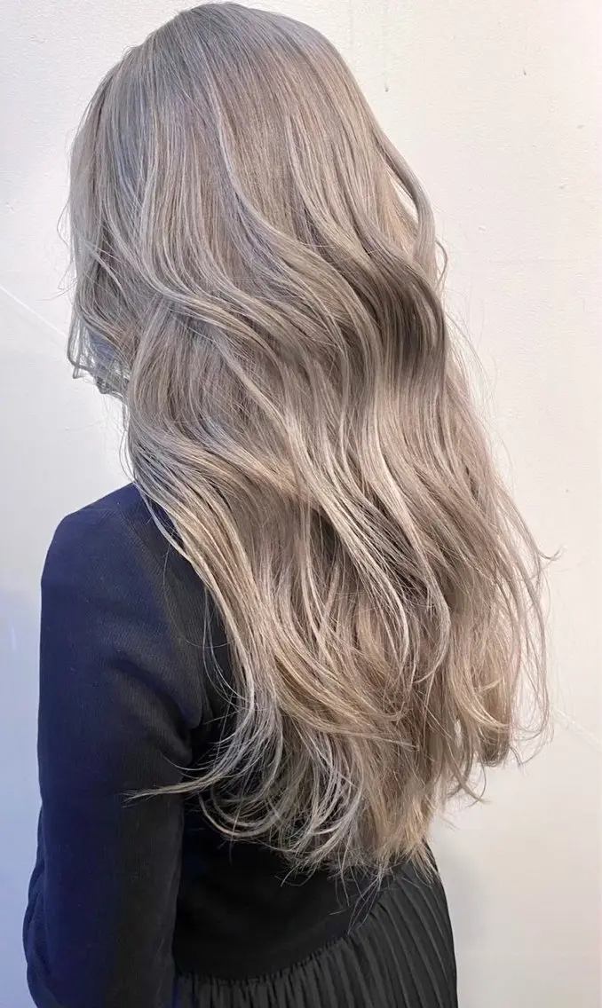 ロング ハイトーンカラー/ YUTAのヘアスタイル