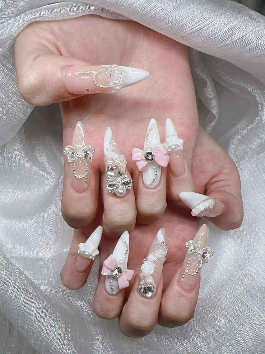 ネイル 長さ出し グラデーション 卒業式 キラキラネイル マグネットネイル ハンドネイル Lee Nailsのネイルデザイン