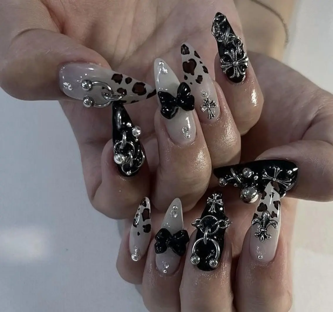 ネイル 長さ出し フレンチネイル グラデーション 卒業式 マグネットネイル ハンドネイル MIHANA NAILのネイルデザイン
