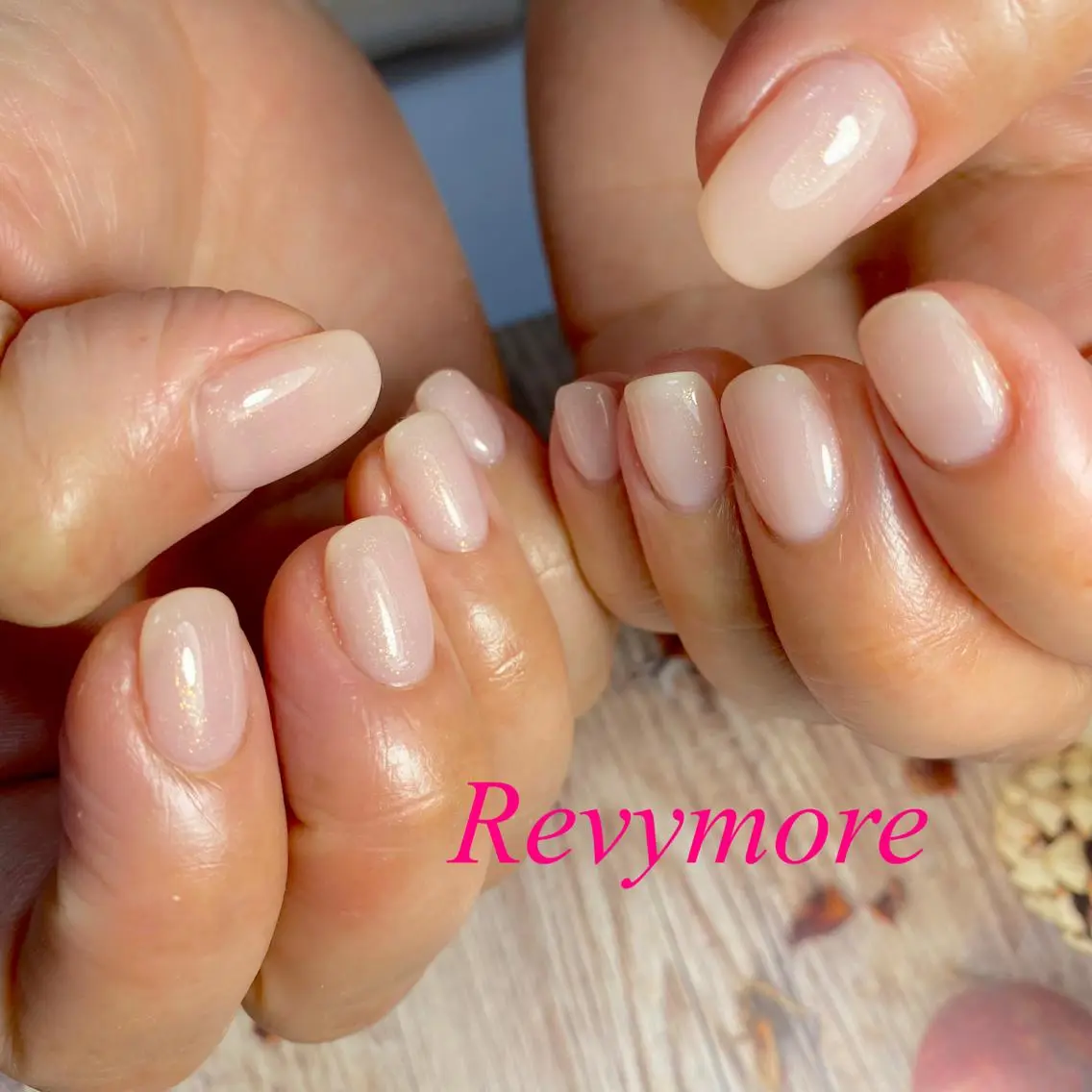 ショート ネイル ジェルネイル ニュアンスネイル オフィスネイル ワンカラーネイル シンプルネイル nail salon Revymoreのネイルデザイン