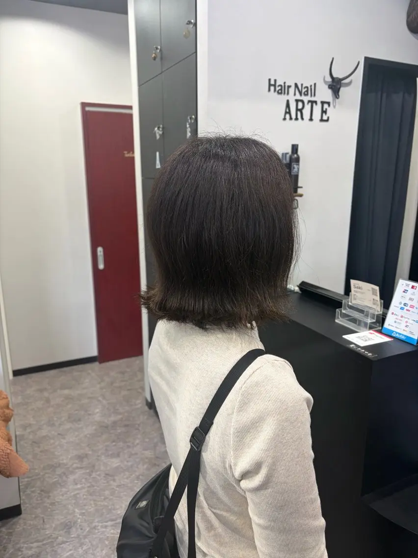 ミディアム カット 友滝 真菜美のヘアスタイル