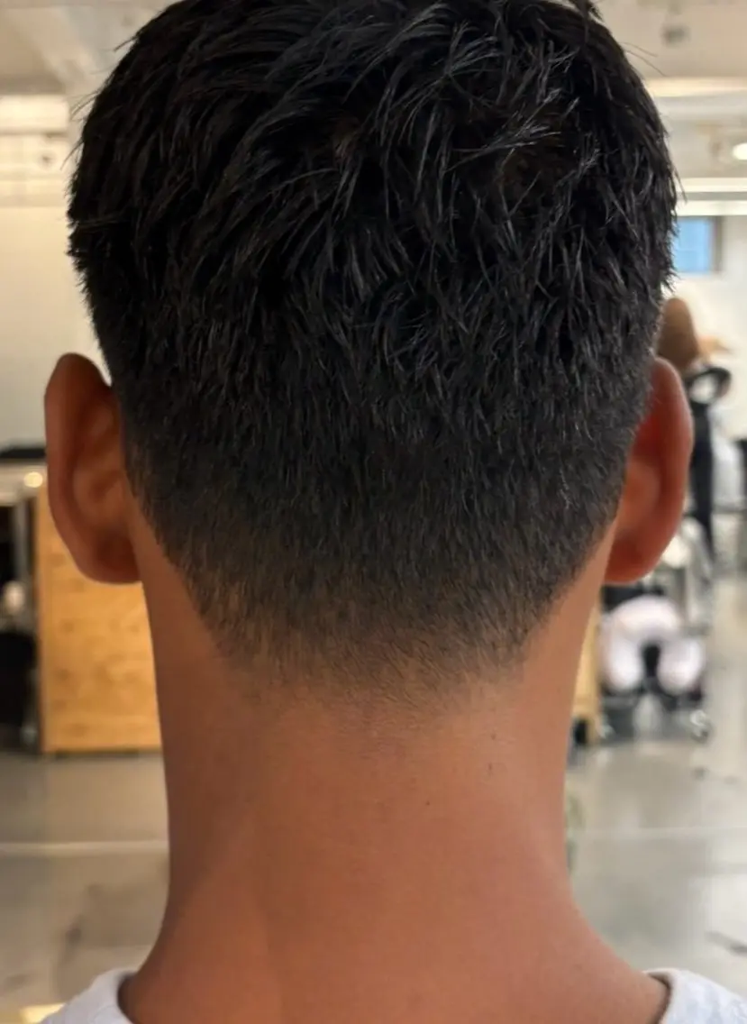 メンズ フジイ トワのヘアスタイル