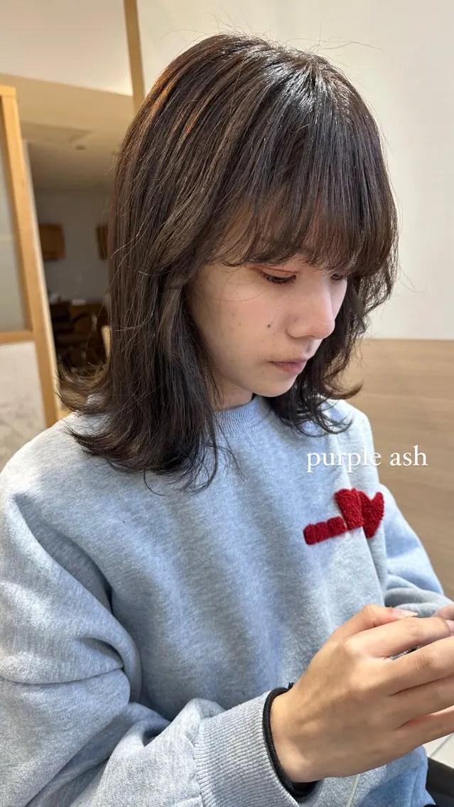 ミディアム カラー アッシュ ブラウンカラー ケアカラー ピンクカラー ピンクブラウン カット ヘアカラー 天野 瑠真のヘアスタイル