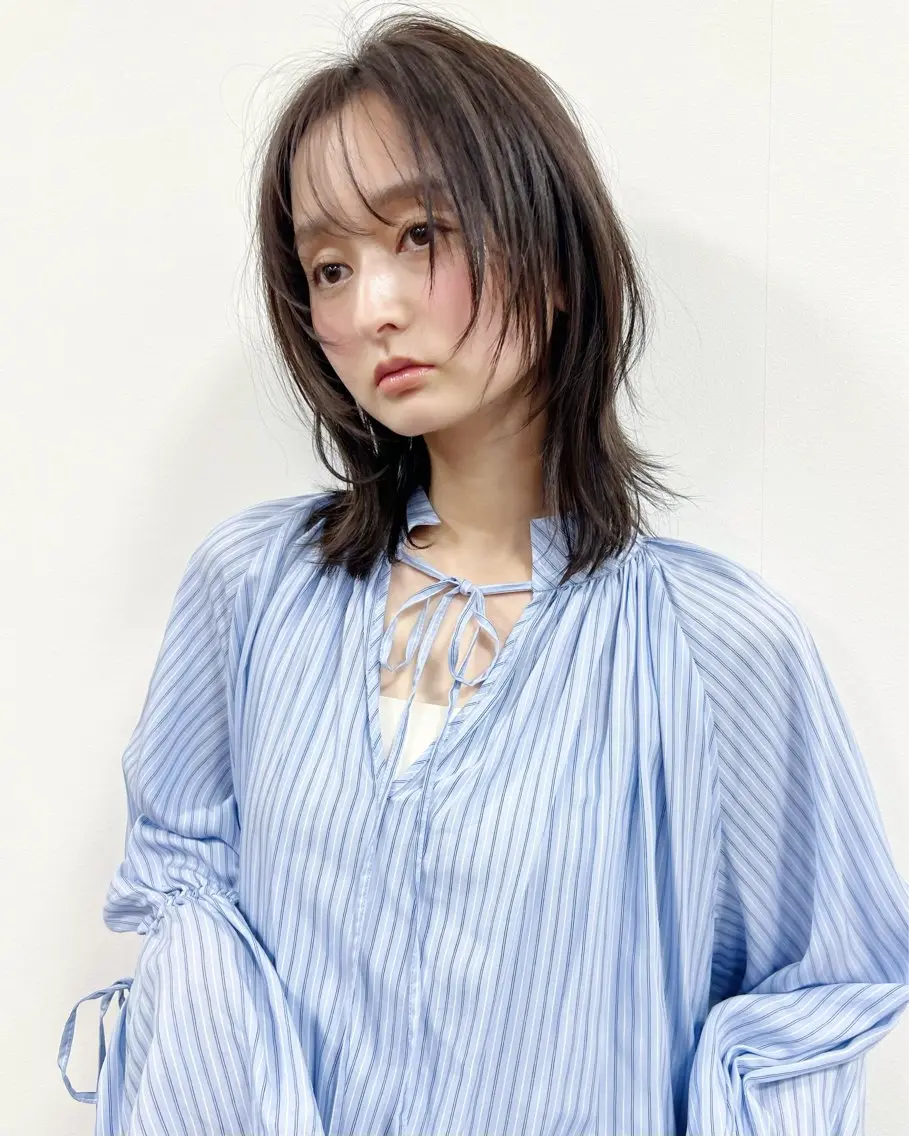 ミディアム カラー グレージュ レイヤーカット カット ヘアカラー 樫原裕二/レイヤー カット/透明感カラーのヘアスタイル