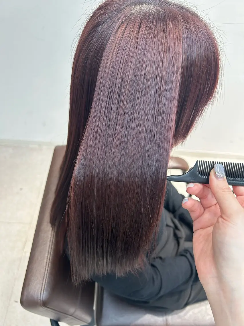 セミロング カラー ラベンダーカラー 近藤 愛理のヘアスタイル