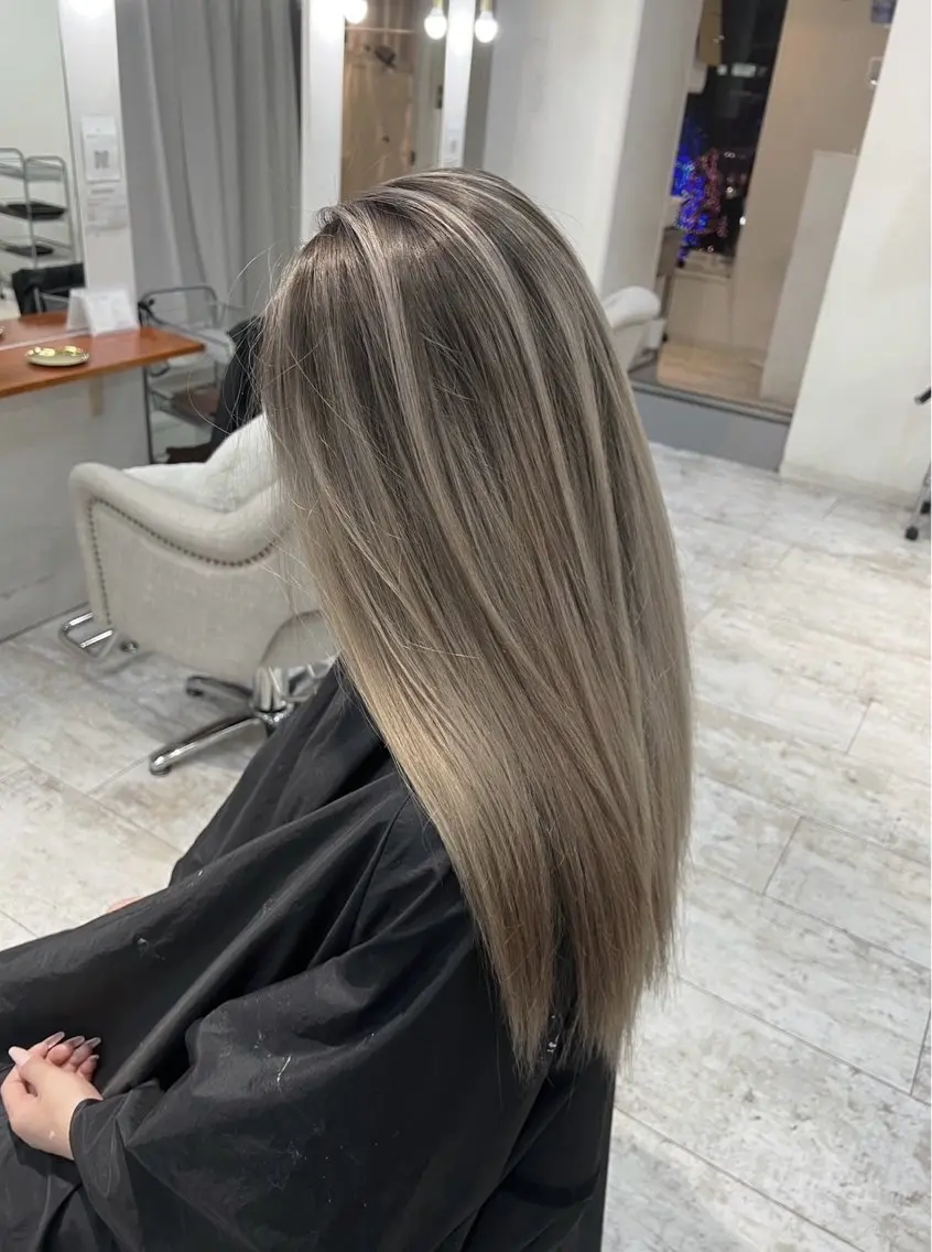 ロング カラー バレイヤージュ グレージュ レイヤーカット 指名数No.1 /NAOYAのヘアスタイル