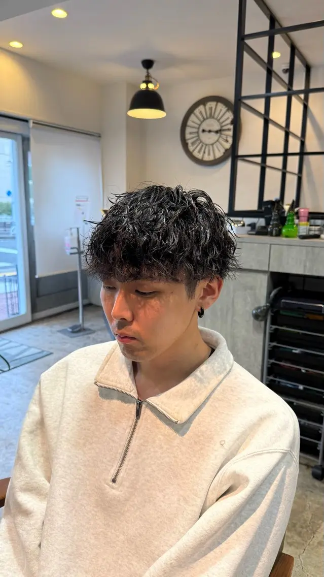 ショート パーマ メンズ メンズパーマ ツイストスパイラルパーマ スパイラルパーマ メンズ専門 Ryukiのヘアスタイル