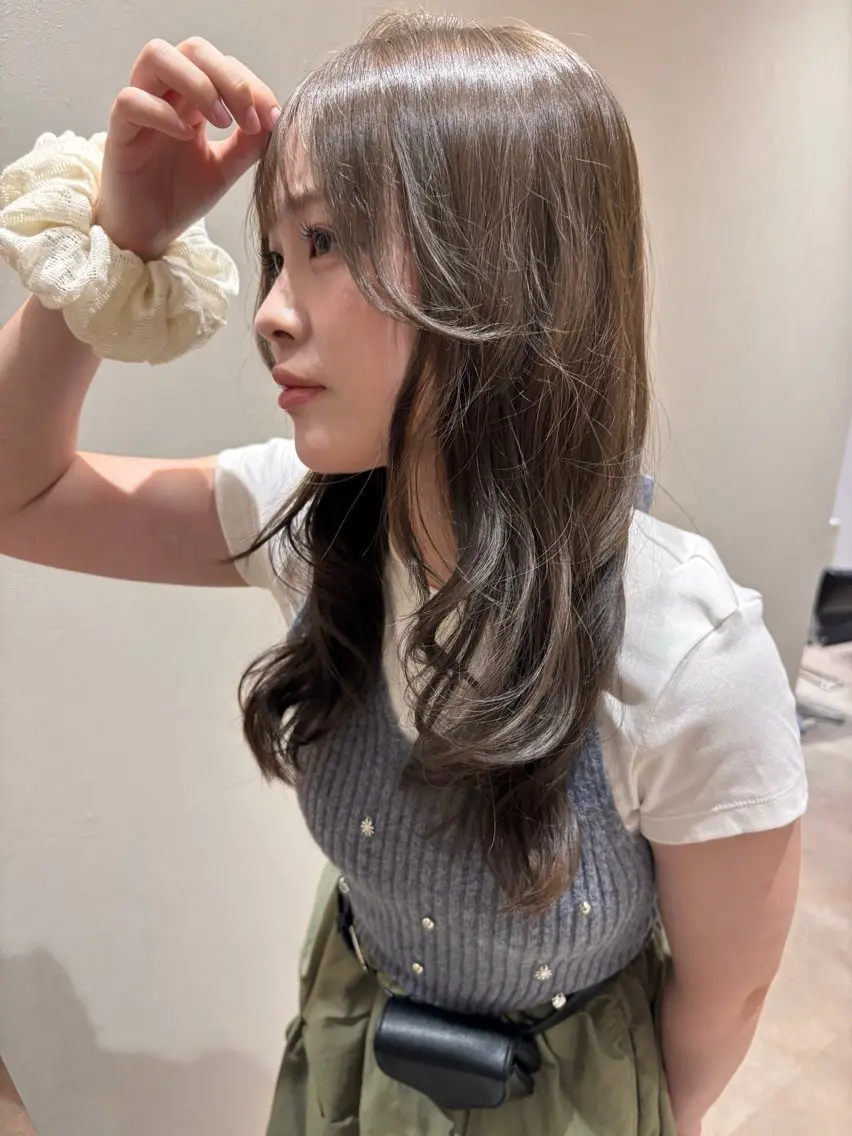 セミロング レイヤーカット カット ヘアカラー 山本 真生のヘアスタイル