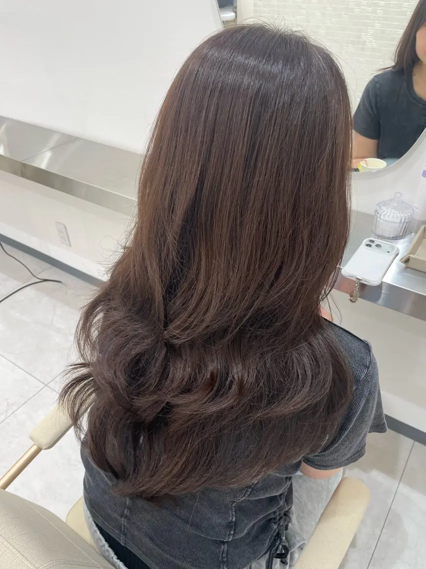 ロング カット ヘアカラー トリートメント N°Elune RINNAのヘアスタイル