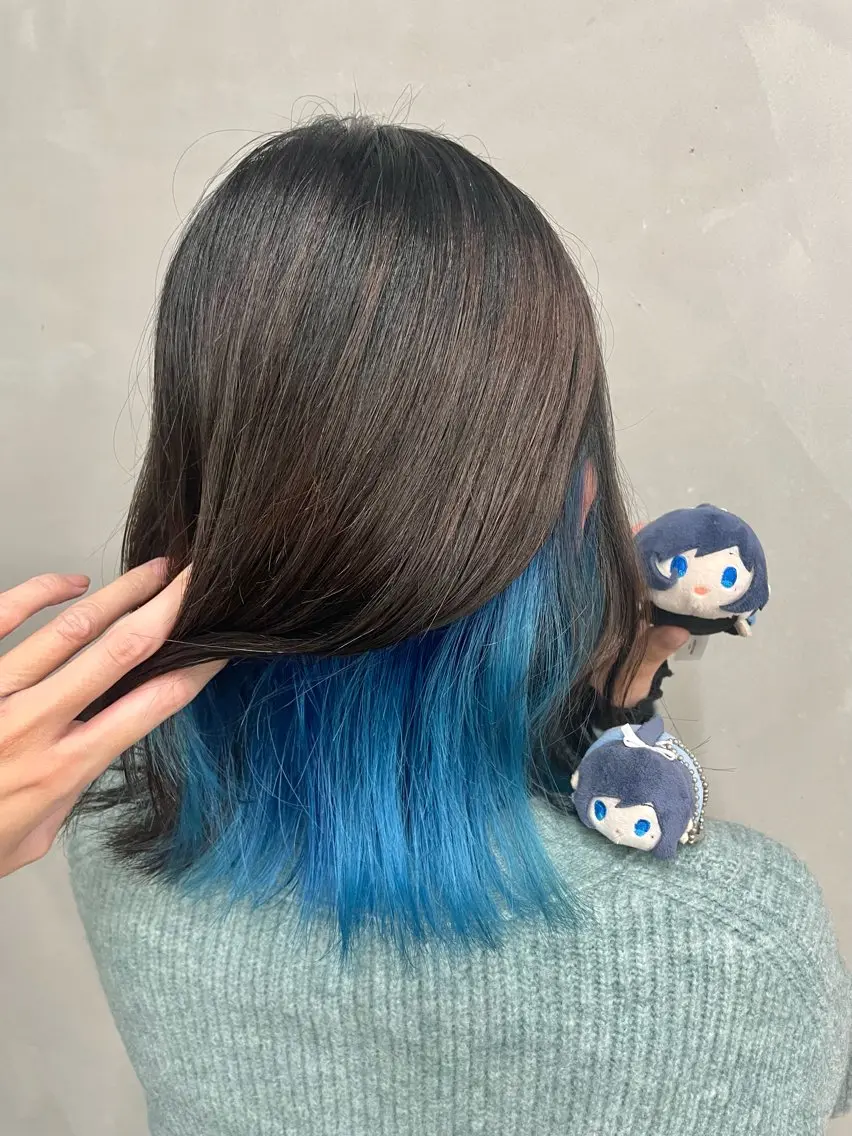 ミディアム カラー インナーカラー 推し ブリーチ 髪質改善のヘアスタイル