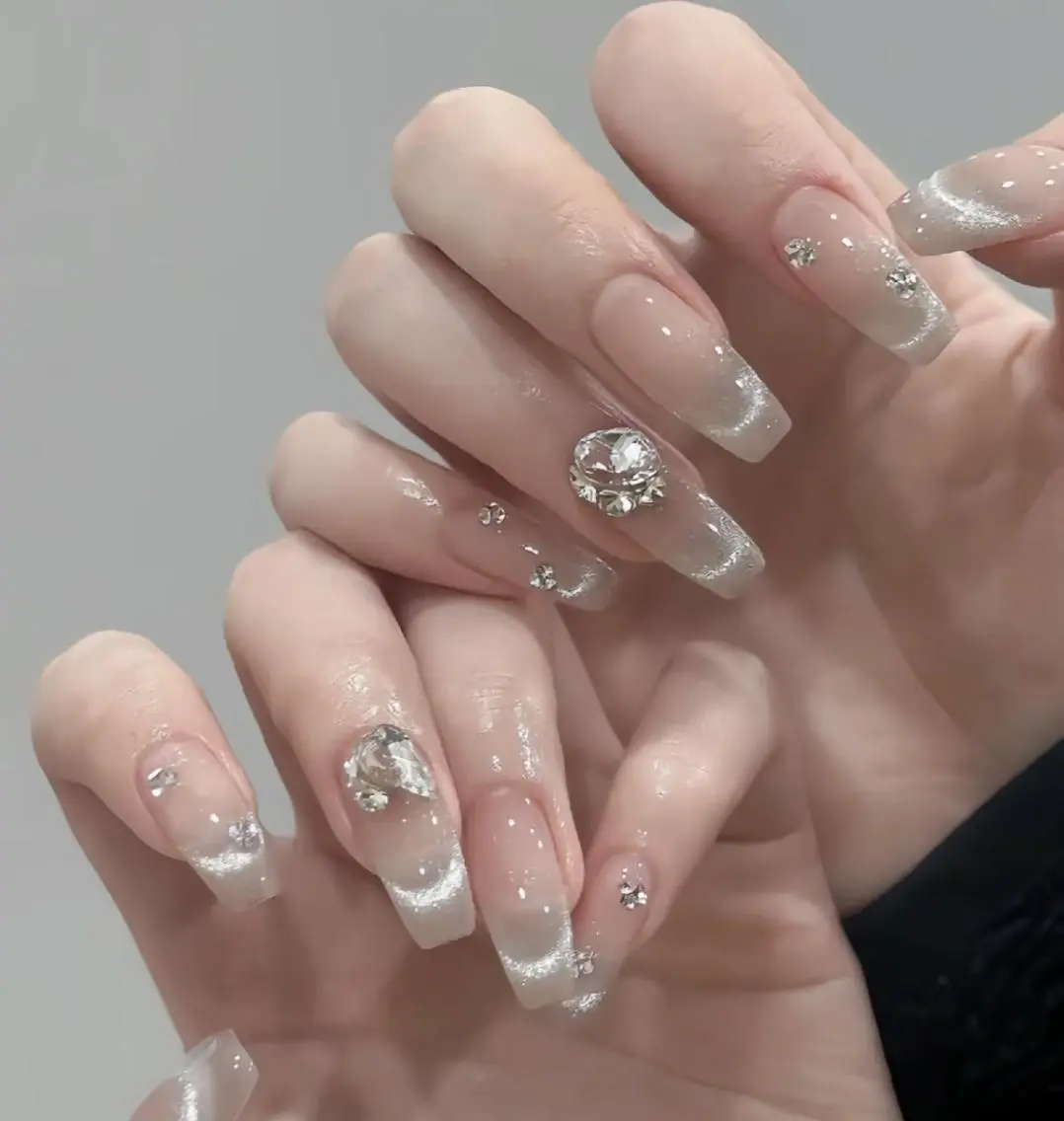 ネイル ハンドネイル 🎀まゆ 🪽🐾のネイルデザイン