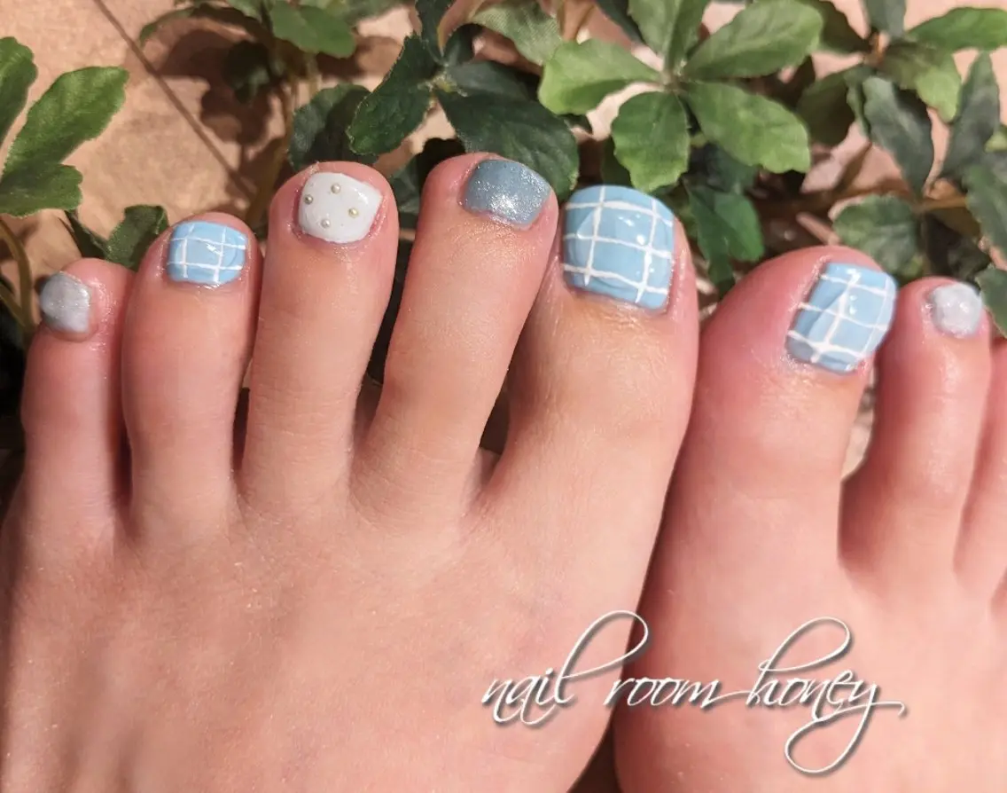 ネイル 水色 フットネイル nail room  honeyのネイルデザイン