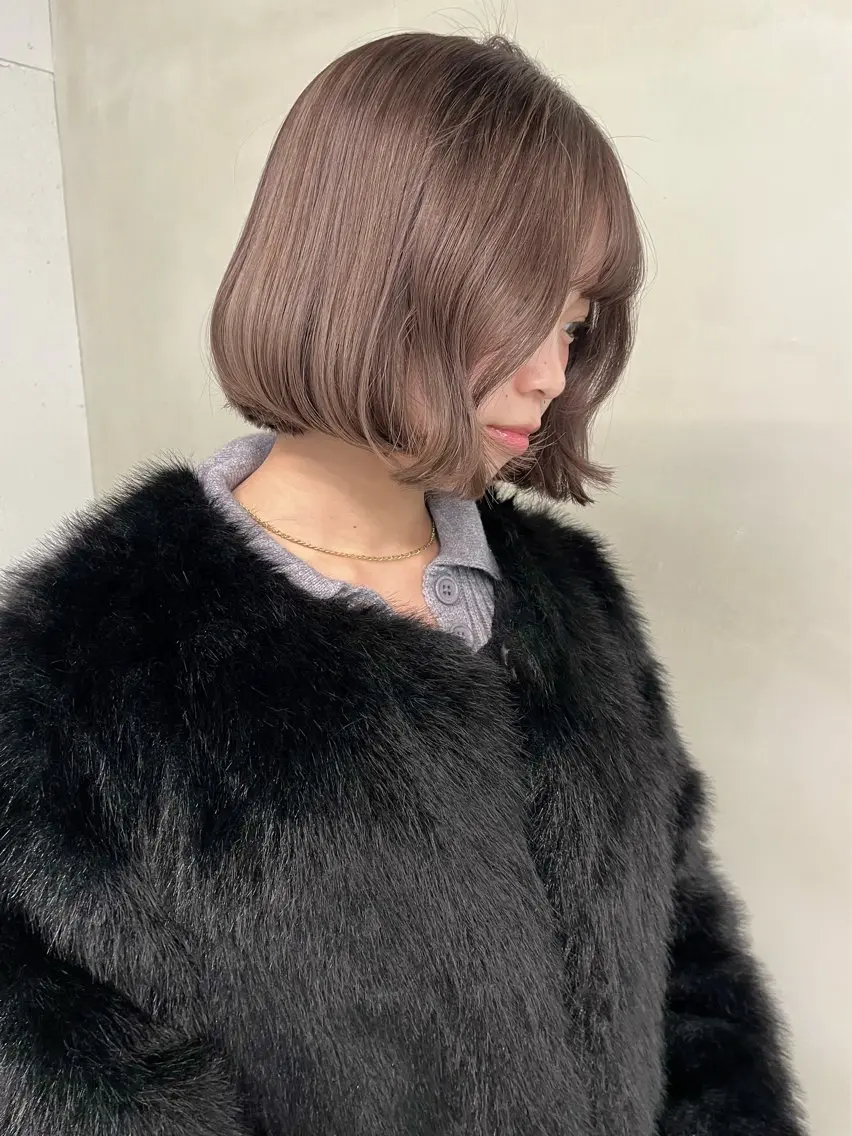 ショート ヘアカラー ハイトーン fev/Rionのヘアスタイル