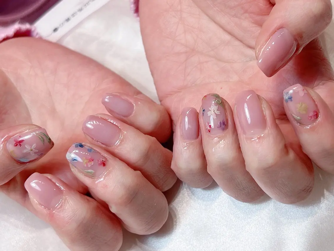 ネイル 春ネイル ハンドネイル bijou nails　蓮のネイルデザイン