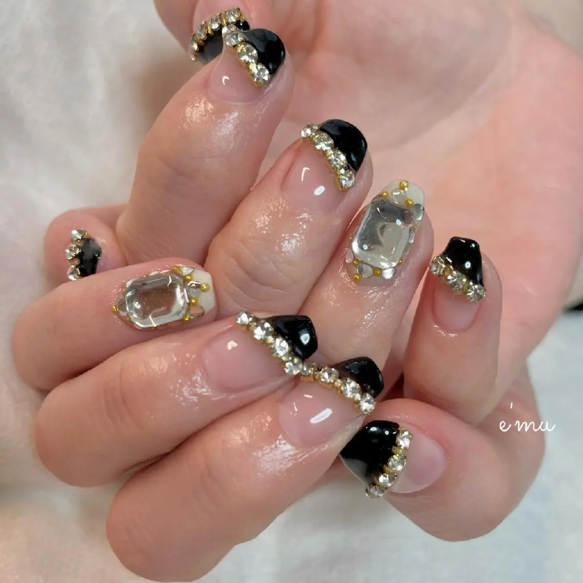 ネイル フレンチネイル キラキラネイル 韓国ネイル ワンホンネイル nail salon e'mu💐のネイルデザイン