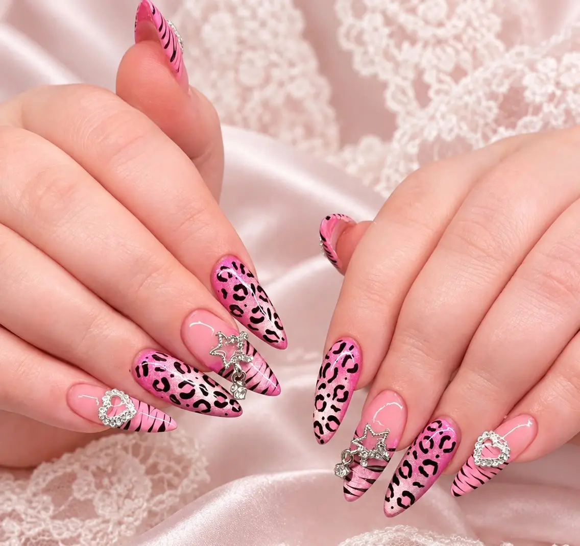 ネイル 韓国ネイル マグネットネイル 持ち込み ハンドネイル RINA Nailのネイルデザイン