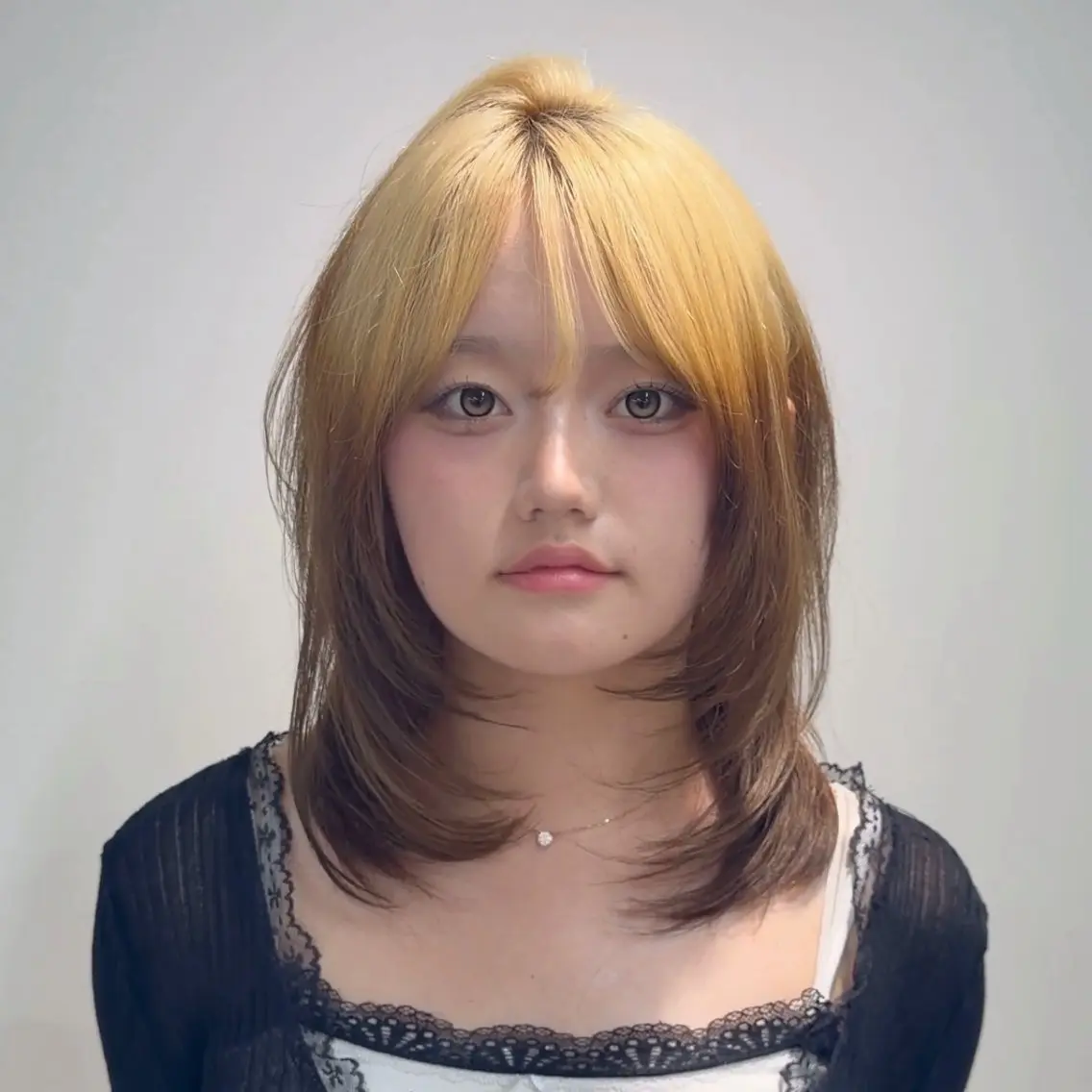 ミディアム 【韓国×ハイトーン】 🇰🇷SOGO🩶のヘアスタイル