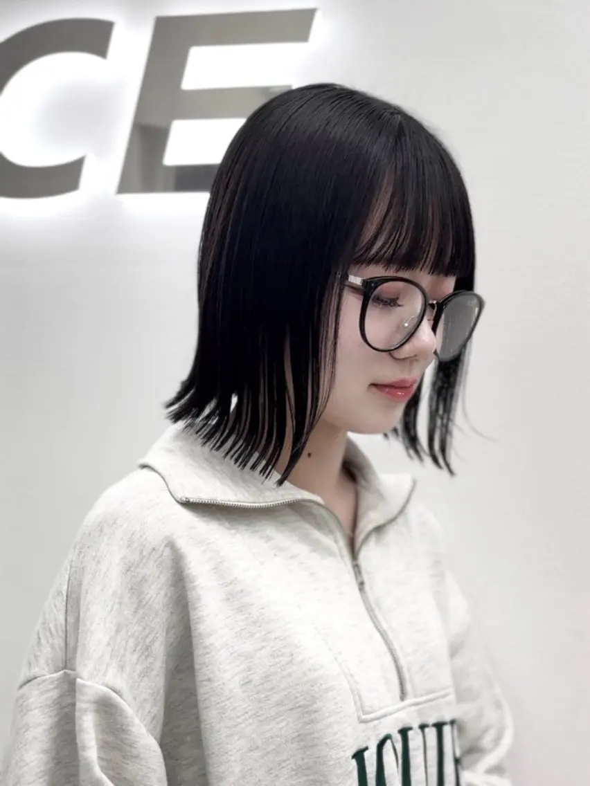 ショート カラー ヘアアレンジ カット ヘアカラー トリートメント ヘッドスパ ヘアセット 縮毛矯正🤍 ボブ/ HIKARIのヘアスタイル