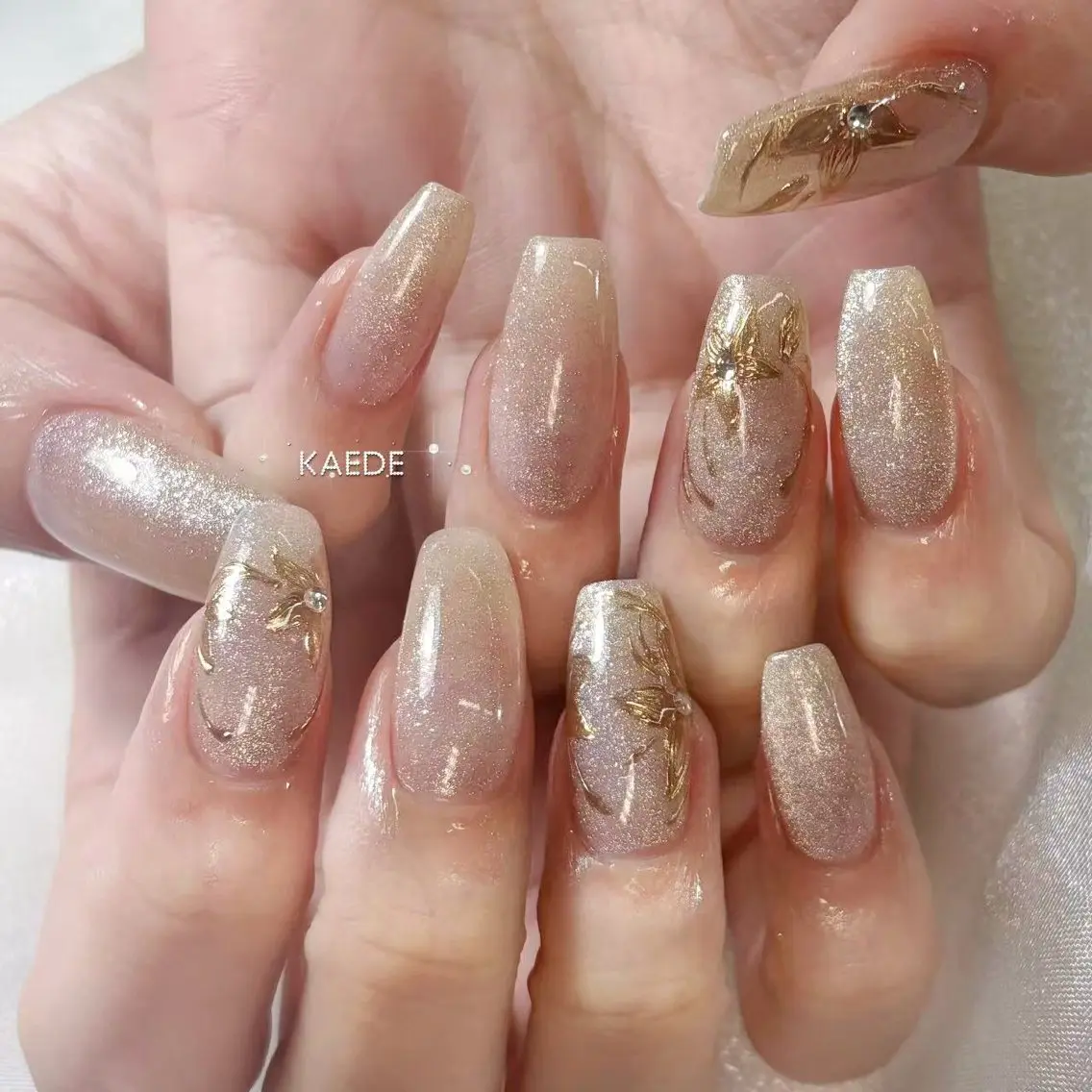 ネイル ハンドネイル Queens テイのネイルデザイン