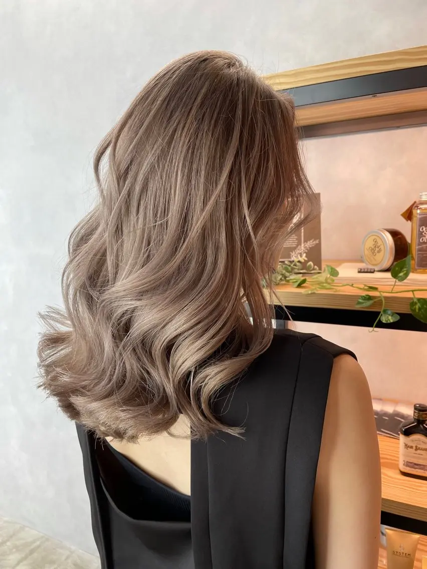 ロング カラー カット ヘアカラー トリートメント ヘアセット 💜ハイトーン💛 マジカルかいちゃんのヘアスタイル