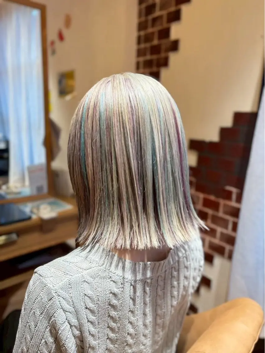 ミディアム ヘアカラー ブリーチ・カットモデ ル募集中🫧高口小春のヘアスタイル
