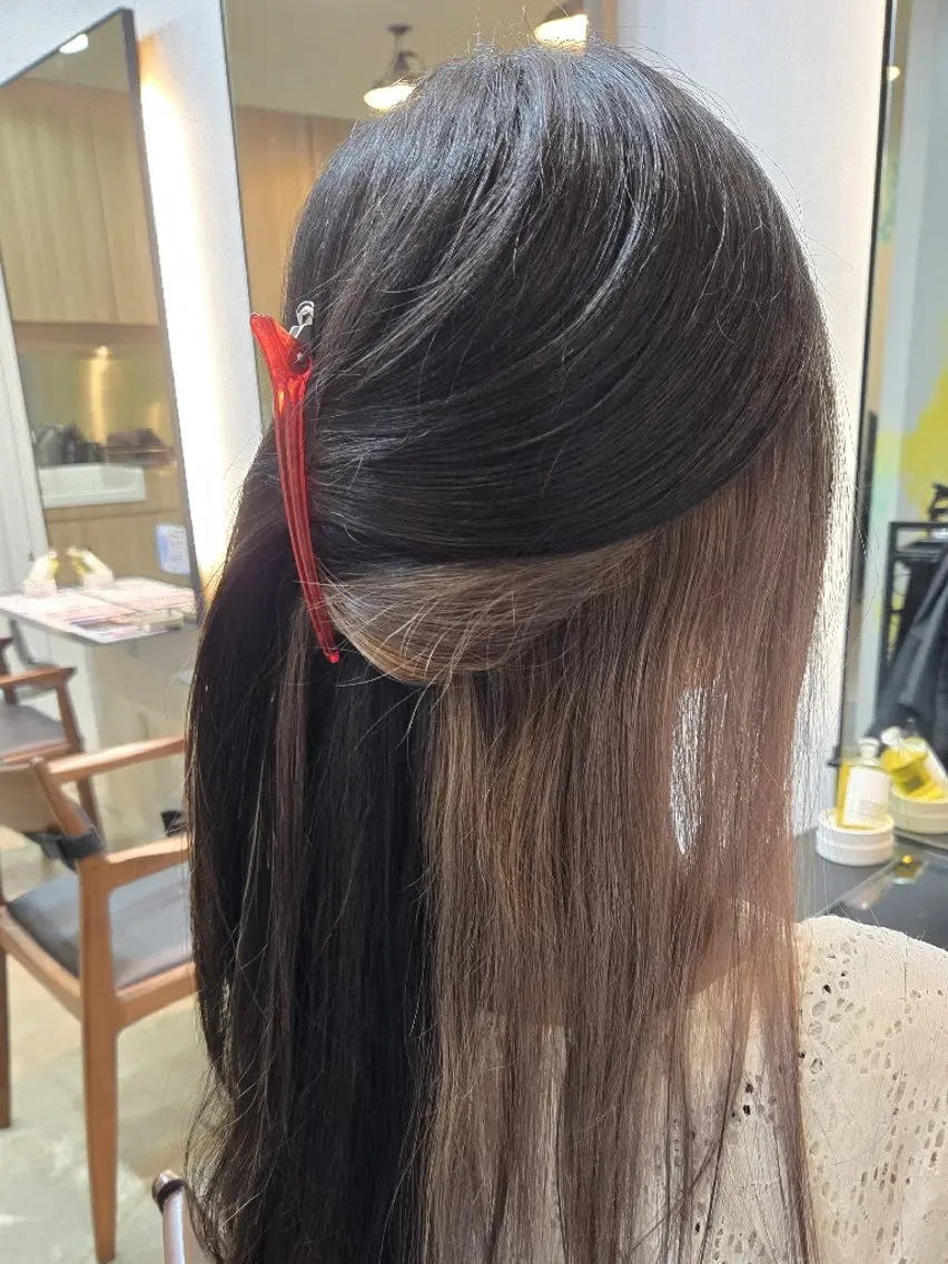 ロング カラー ブリーチ ダブルカラー カット ヘアカラー トリートメント 野村 果音(カノン)のヘアスタイル