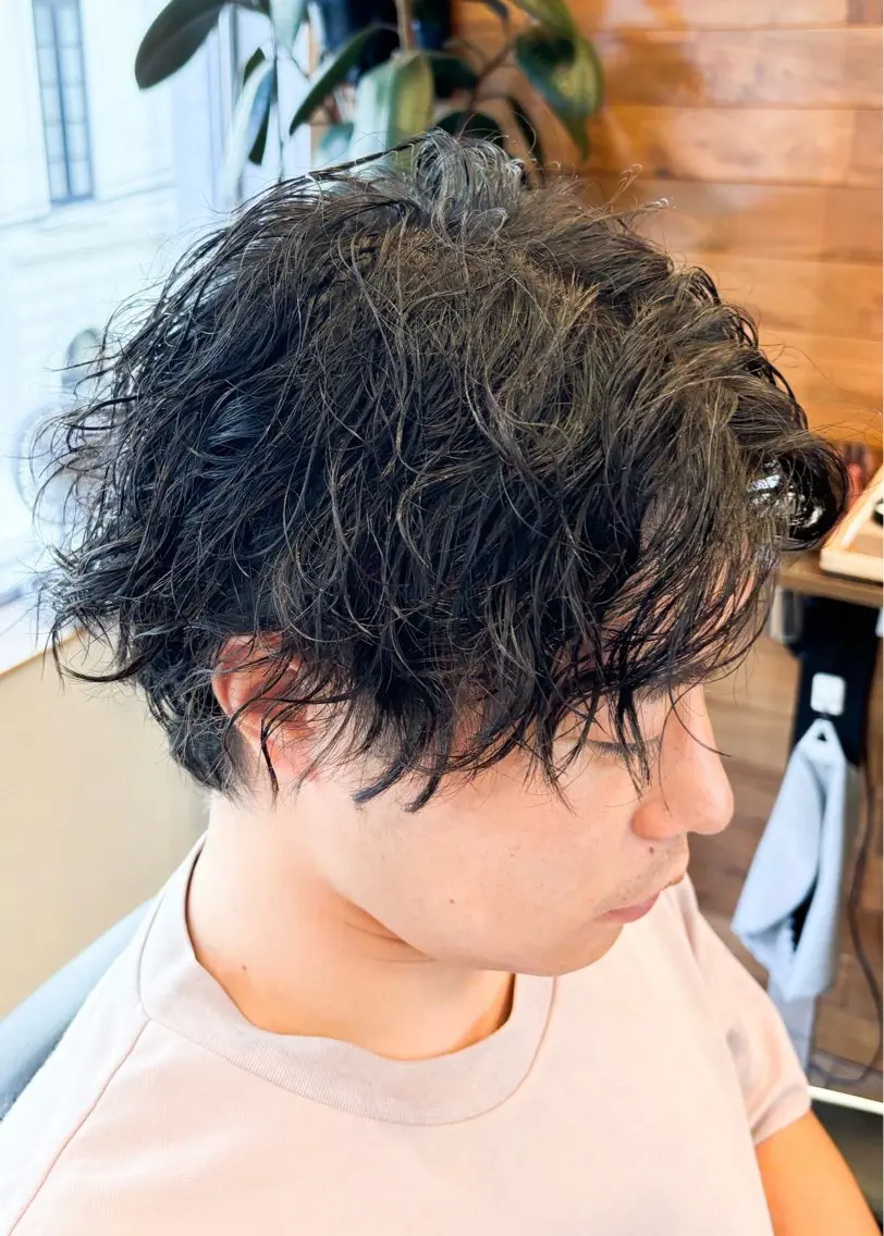 ショート パーマ メンズ メンズパーマ ツイストスパイラルパーマ 刈り上げ スパイラルパーマ カット パーマ 三宮メンズカット ヨシイッキのヘアスタイル
