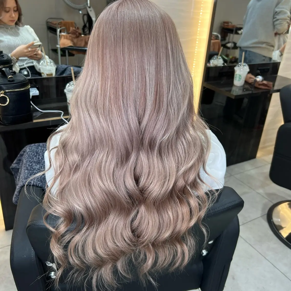 ロング ヘアカラー トリートメント 🌈カラー特化 ハイトーンけいと🌈のヘアスタイル