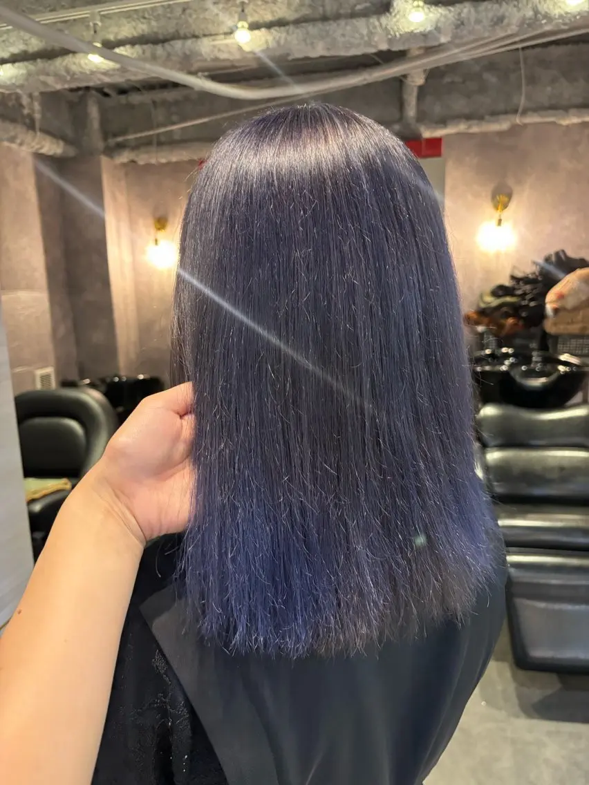 ミディアム 🐈‍⬛momo🐾 ダブルカラーのヘアスタイル