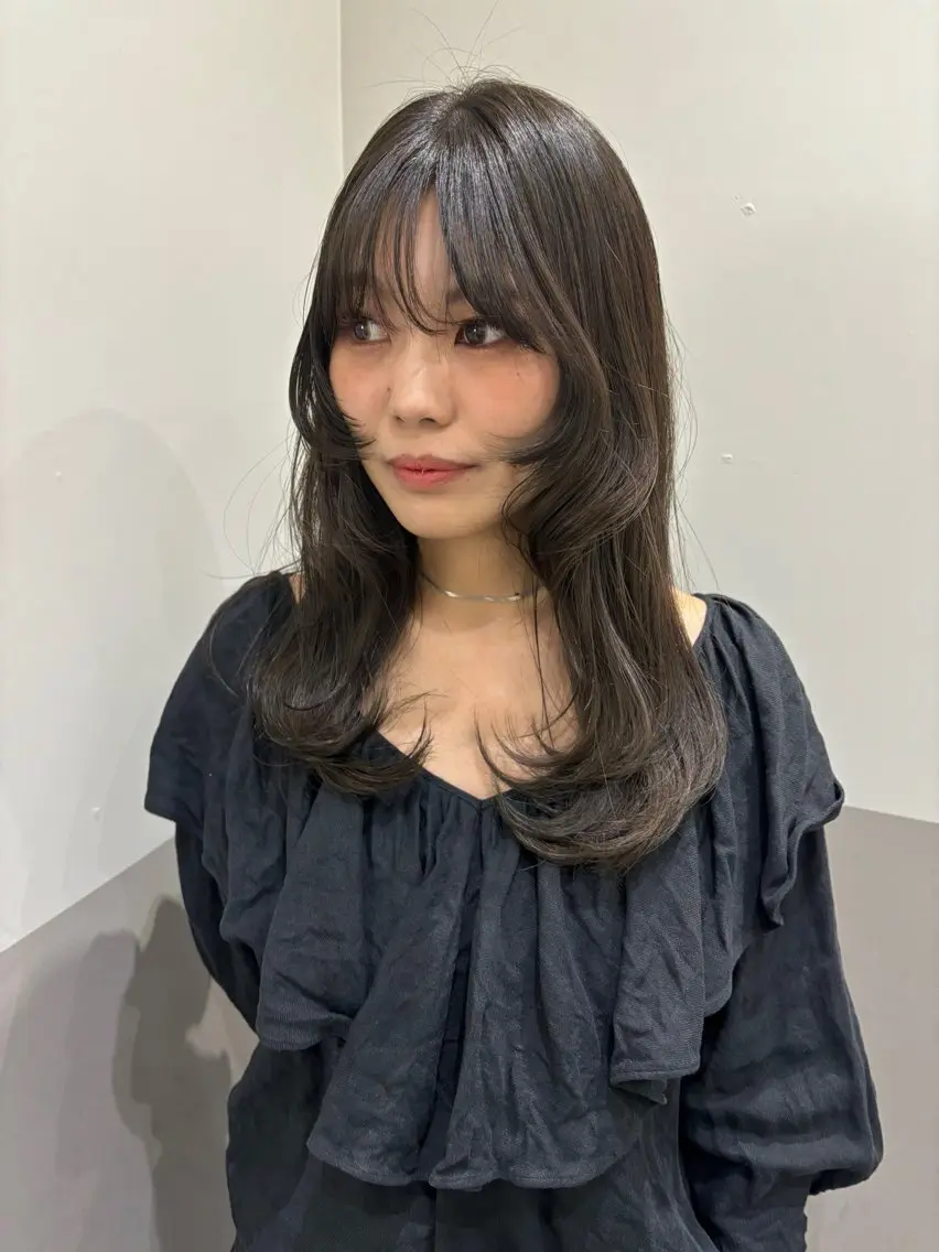 ロング カラー オリーブカラー レイヤーカット カット ヘアカラー トリートメント レイヤーカット🎀 kanaのヘアスタイル