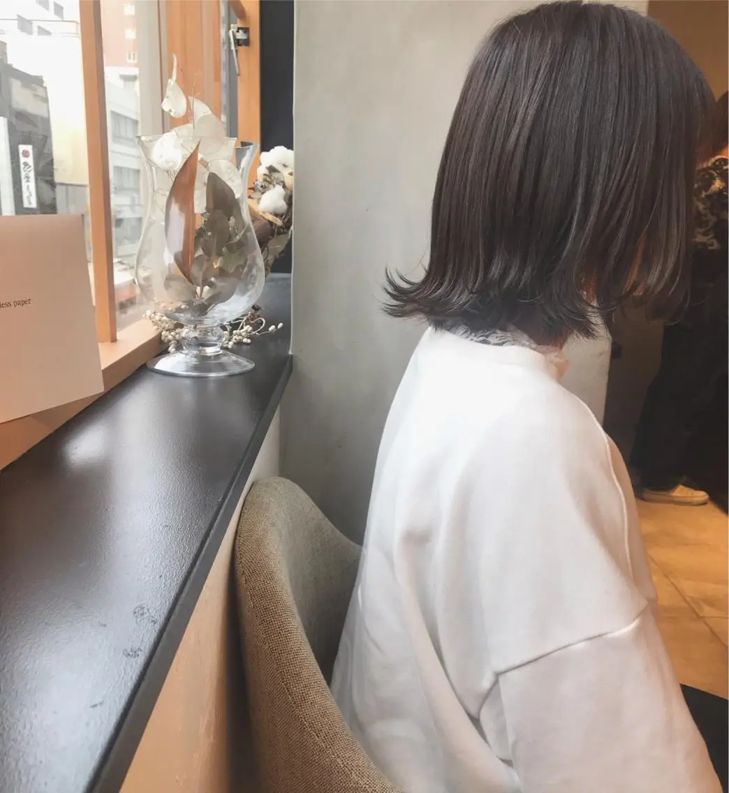ミディアム カラー 透明感カラー ネイビーカラー 眉毛ワックス konomiの眉毛・アイブロウイメージ