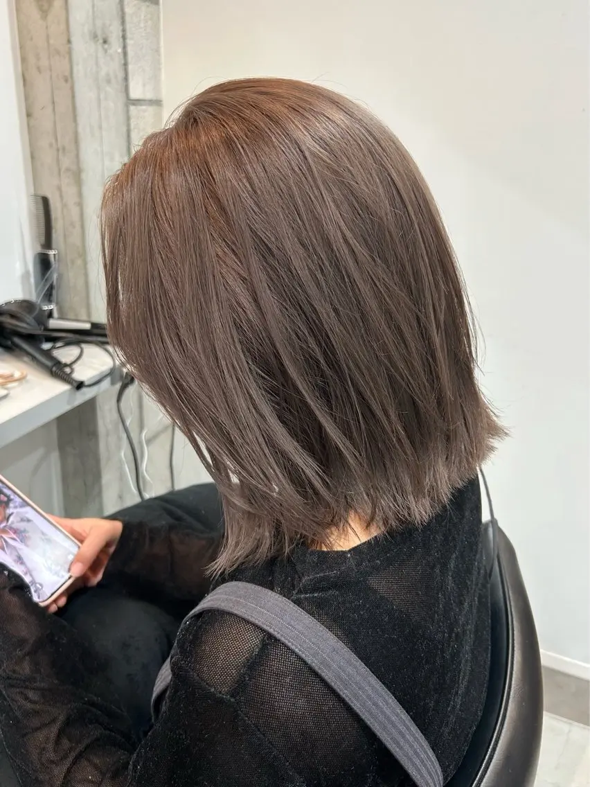 ミディアム カラー カット ヘアカラー トリートメント ベージュカラー🐑 レイヤー🤎塚原優芽のヘアスタイル