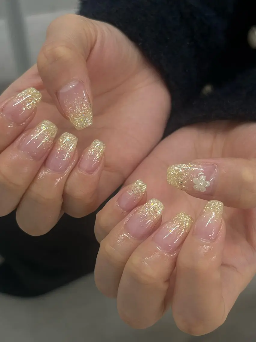 ネイル 春ネイル 黄色 schon 🎀saraのネイルデザイン