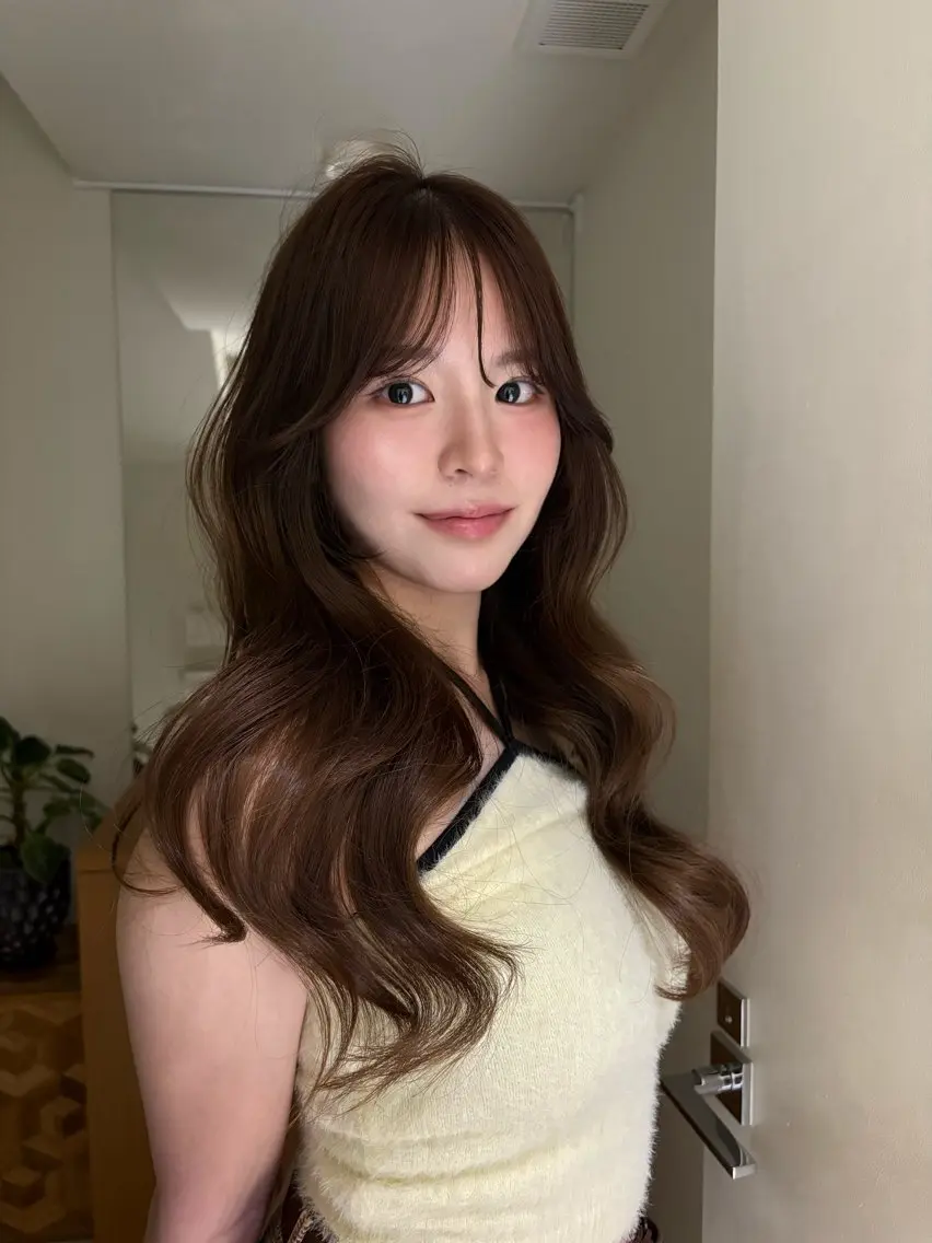 ロング カラー 透明感カラー アオイのヘアスタイル