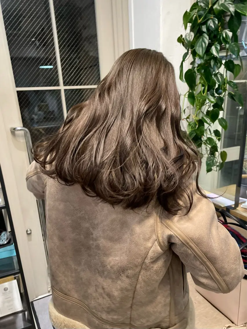 セミロング 盛れる透明感カラー momokaのヘアスタイル