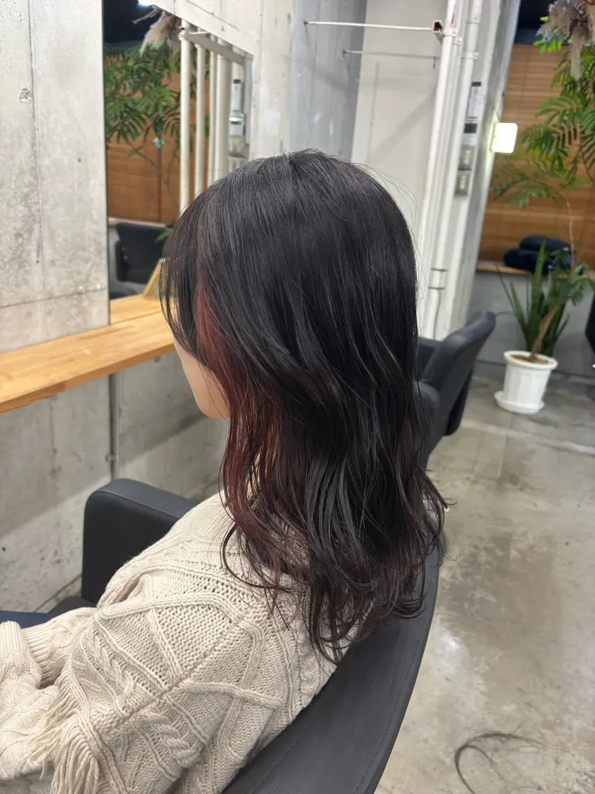 ミディアム カラー mono / Manatoのヘアスタイル