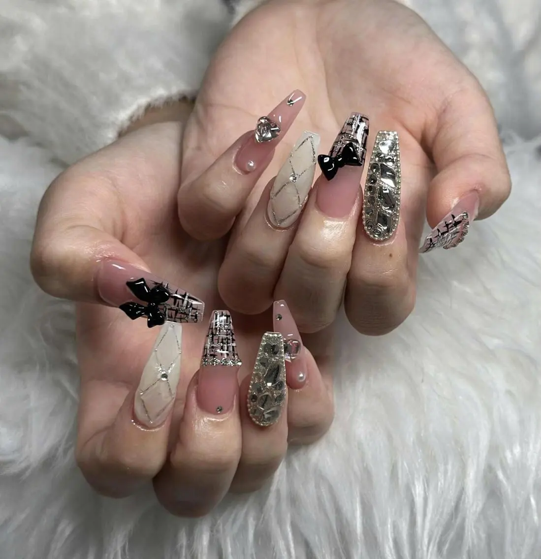 ネイル フレンチネイル ジェルネイル ハロウィン 韓国ネイル マグネットネイル ハンドネイル neco H.babynailのネイルデザイン