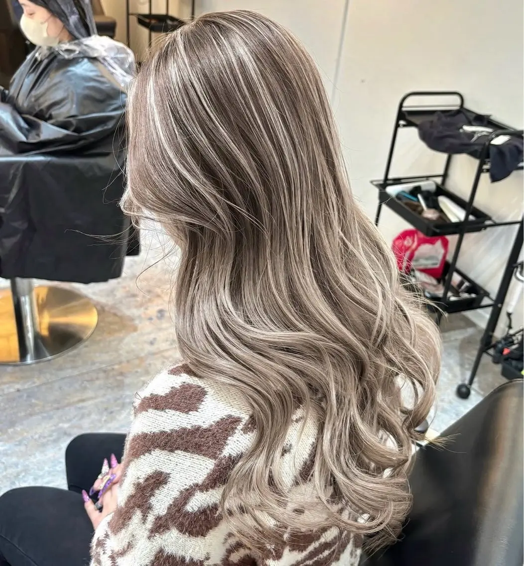ロング カラー ハイライトカラー ハイライト カット ヘアカラー トリートメント 表参道/ハイライト バレイヤージュのヘアスタイル