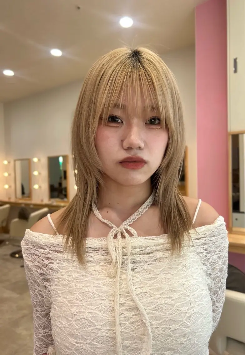 セミロング カラー ベージュカラー ハッシュカット 🩷愛咲🩷レイヤー /透明感カラーのヘアスタイル