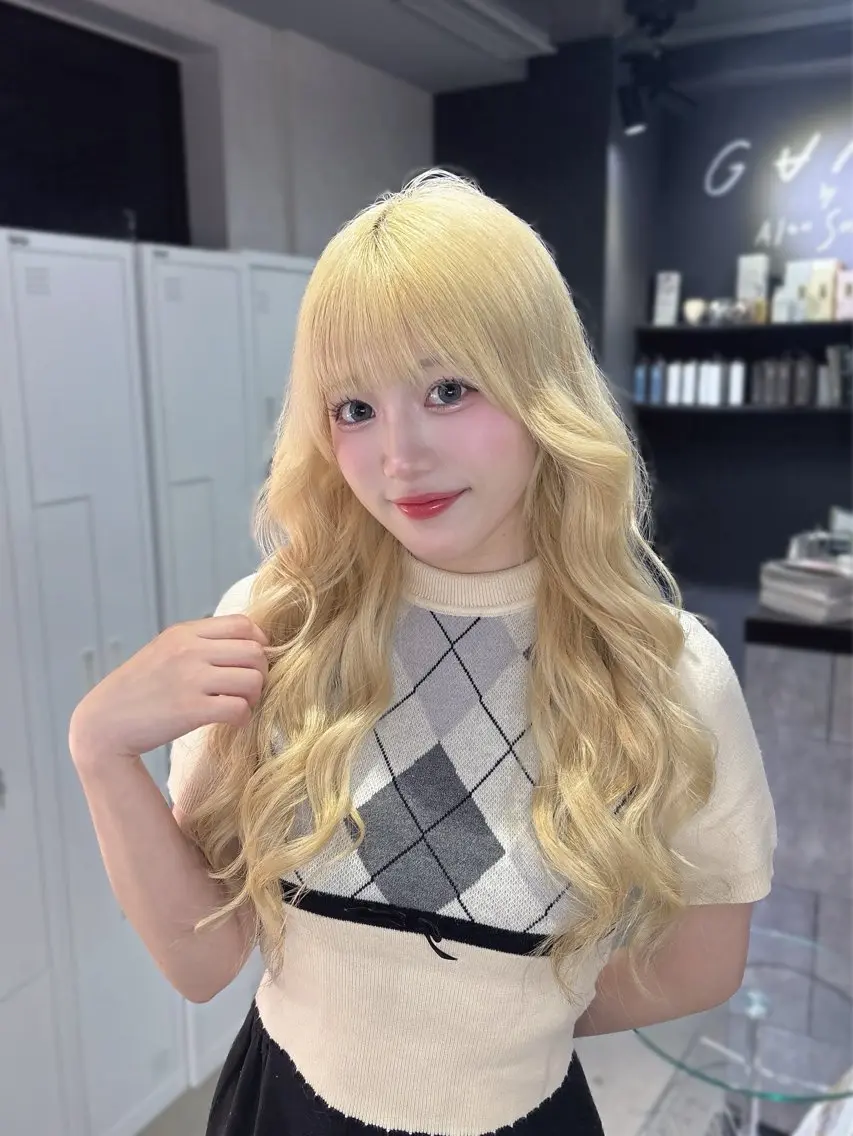 ロング カラー ハイトーンカラー ヘアカラー 大阪ハイトーン/ ピンク/ かえでのヘアスタイル