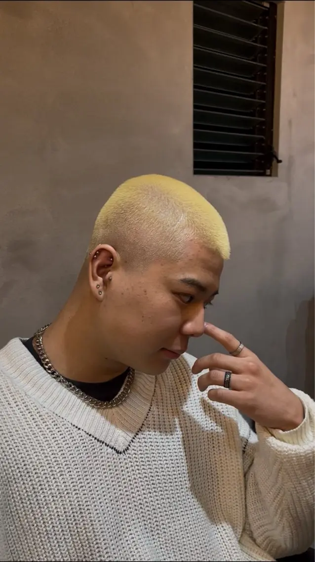 ショート カラー メンズ メンズブリーチ フェードカット ブリーチ カット ヘアカラー 海外風メンズ🇺🇸 💈N.Yuto💈の眉毛・アイブロウイメージ