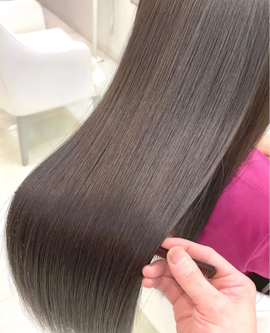 ロング 榎戸 桃香のヘアスタイル