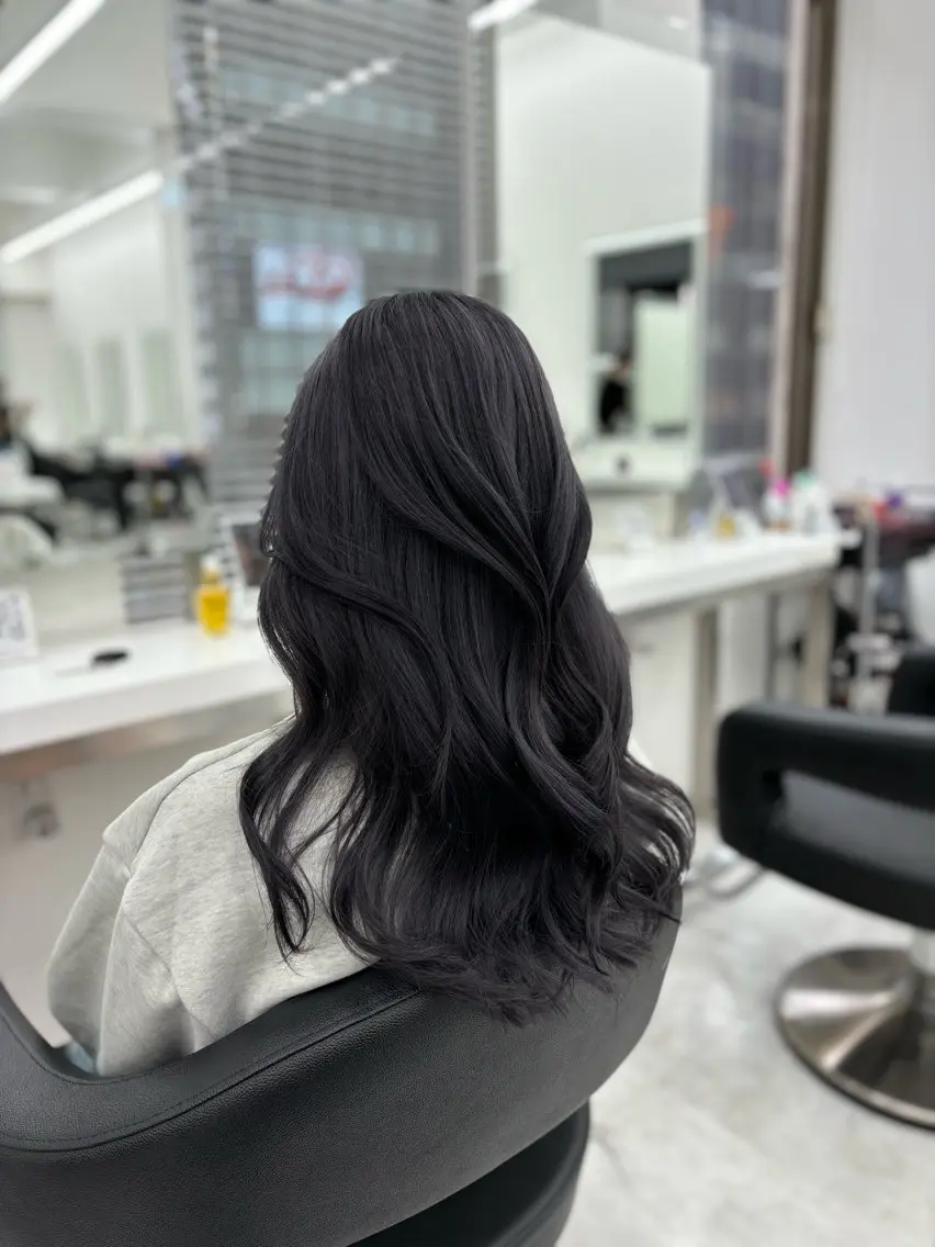 ミディアム カラー 抜け感レイヤー︴ ニュアンスカラーのヘアスタイル